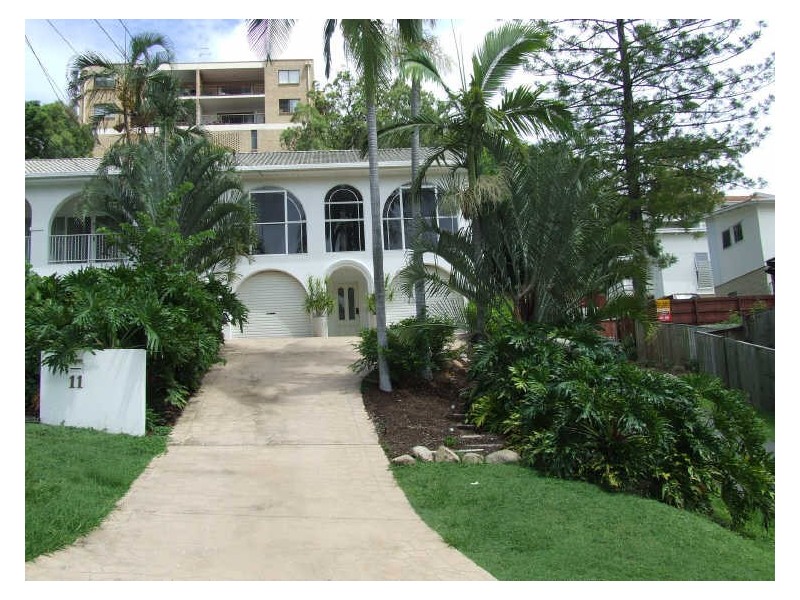 11 Highview Terrace, St Lucia QLD 4067