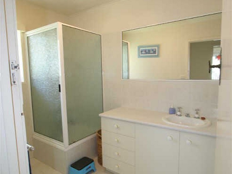 4 Durness Street, Kenmore QLD 4069