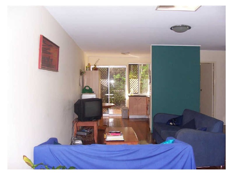 2/90 Douglas Street, St Lucia QLD 4067