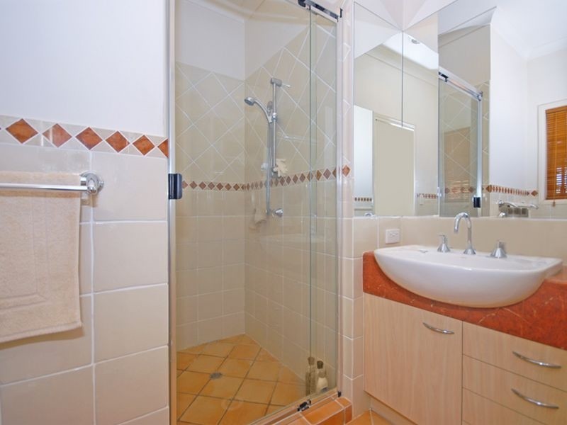 5/40 Highview Terrace, St Lucia QLD 4067