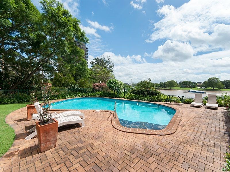 16/82 Sandford Street, St Lucia QLD 4067