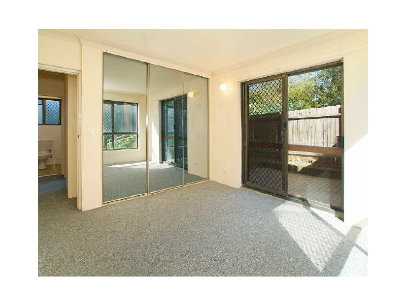 2/12 Bryce Street, St Lucia QLD 4067
