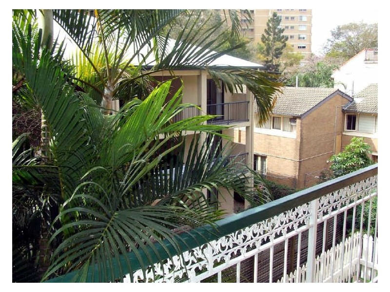 3/42 Sir Fred Schonell Drive, St Lucia QLD 4067