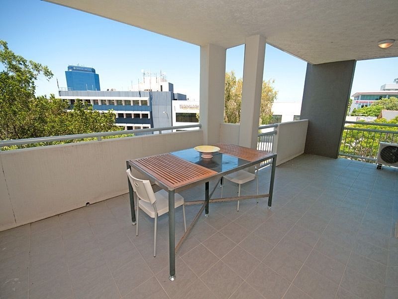 11/36 Holland Street, Toowong QLD 4066