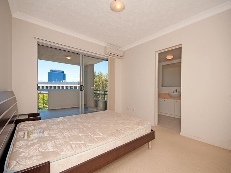 11/36 Holland Street, Toowong QLD 4066