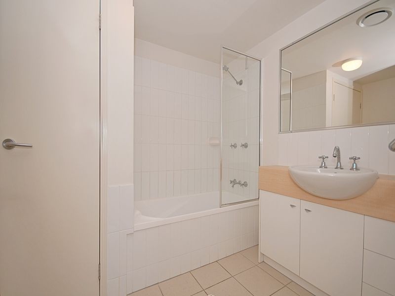 11/36 Holland Street, Toowong QLD 4066