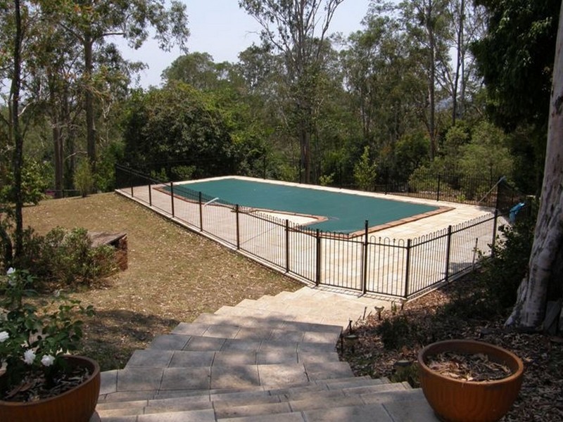 90 Herron Road, Pullenvale QLD 4069