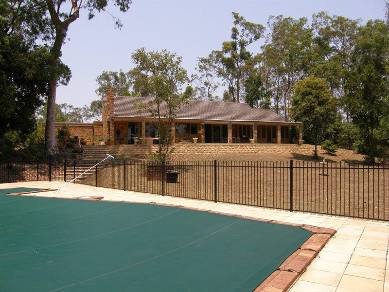 90 Herron Road, Pullenvale QLD 4069