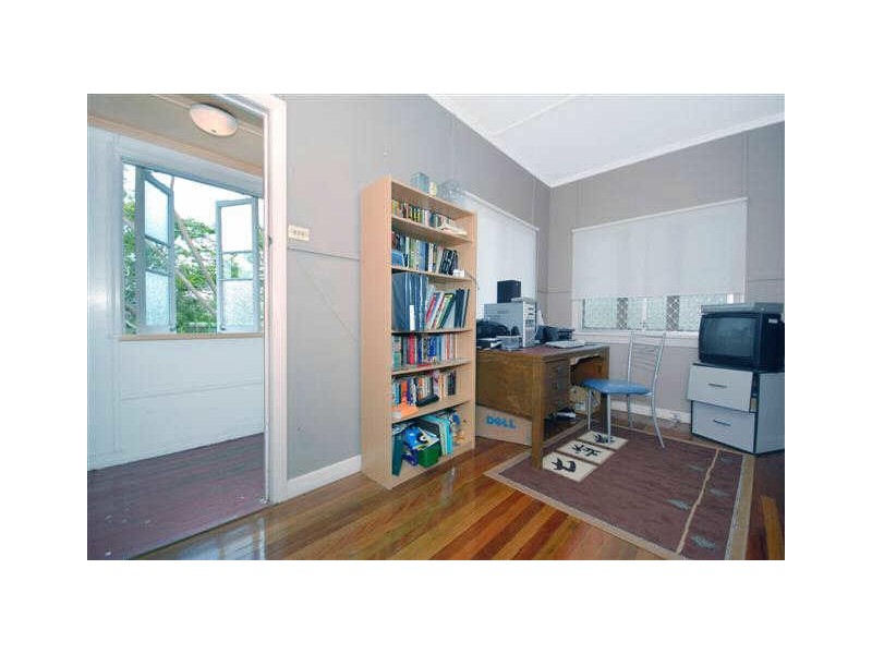 105 Heliopolis Parade, Mitchelton QLD 4053