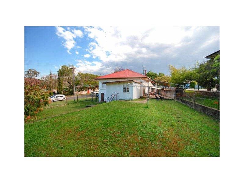 105 Heliopolis Parade, Mitchelton QLD 4053