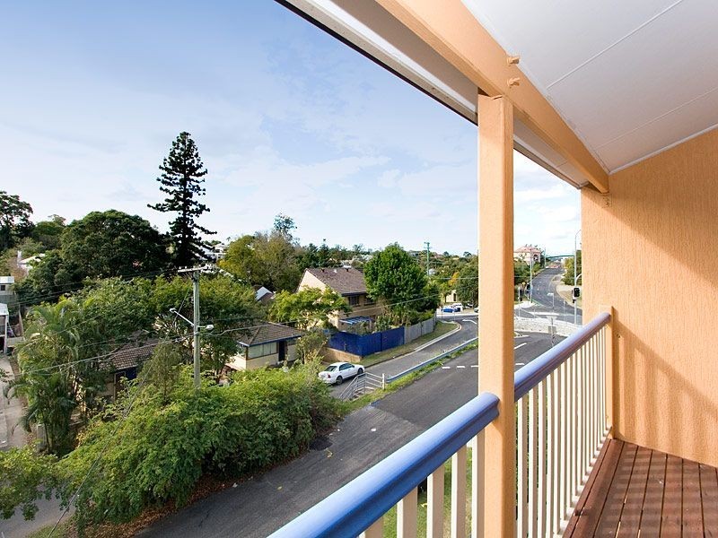 2/10 Montrose Road, Taringa QLD 4068