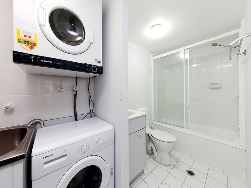 12/21-23 Campbell Street, Toowong QLD 4066