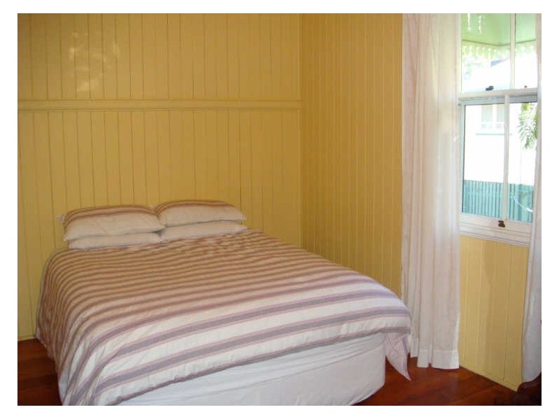 14 Stanley Terrace, Taringa QLD 4068