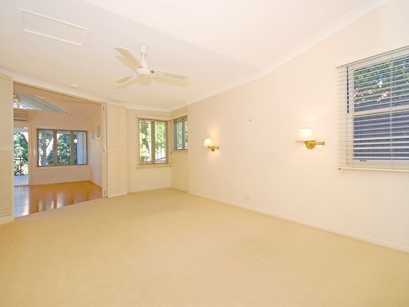 99 Central Avenue, St Lucia QLD 4067