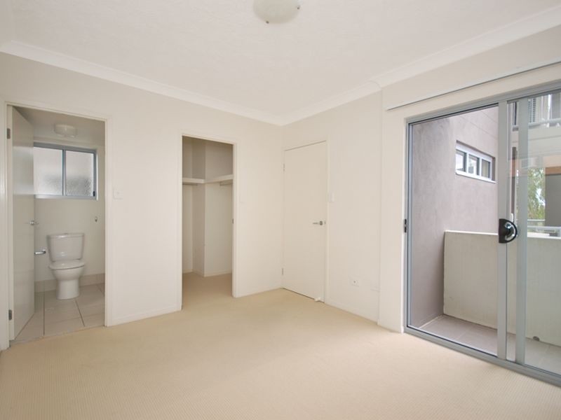 8/36 Holland Street, Toowong QLD 4066