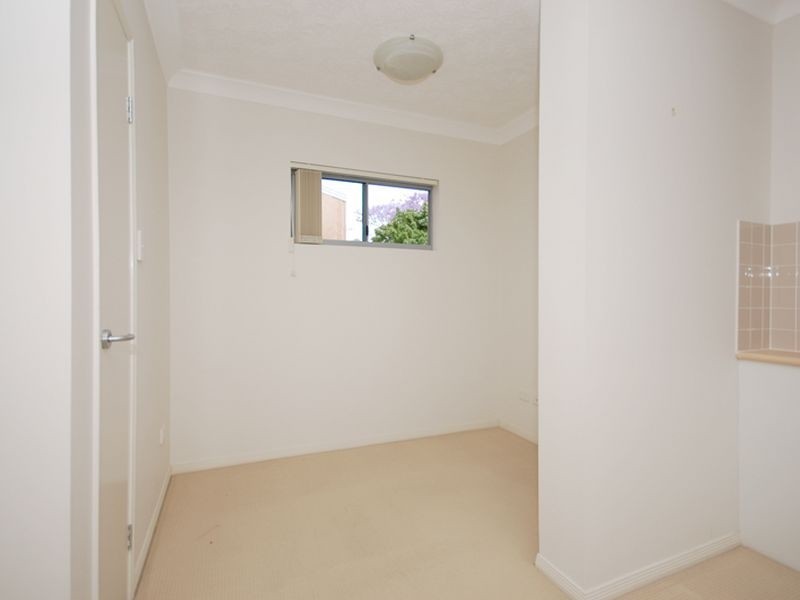 8/36 Holland Street, Toowong QLD 4066