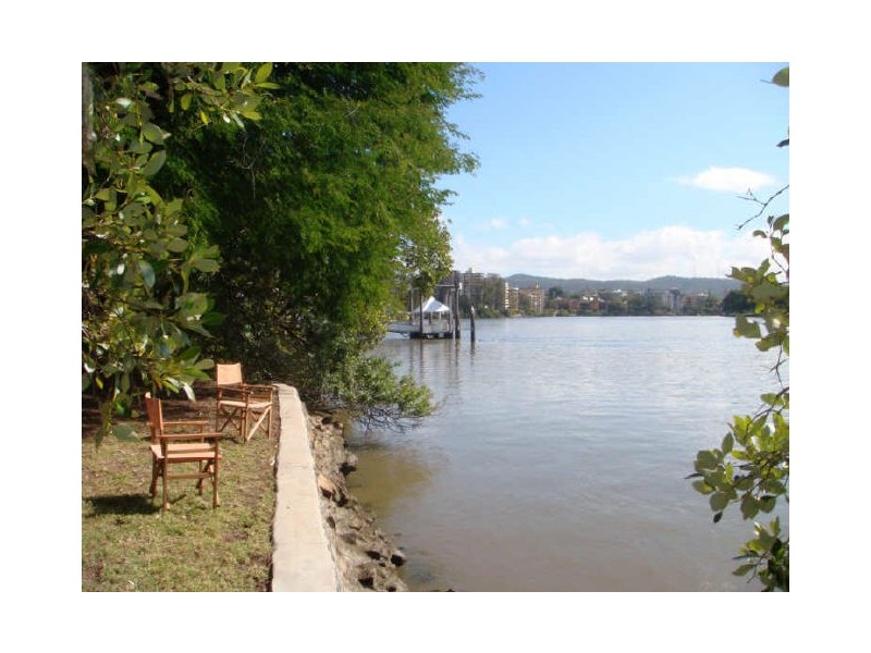7/24 Laurence Street, St Lucia QLD 4067