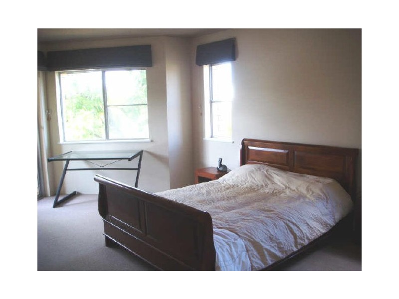 7/24 Laurence Street, St Lucia QLD 4067