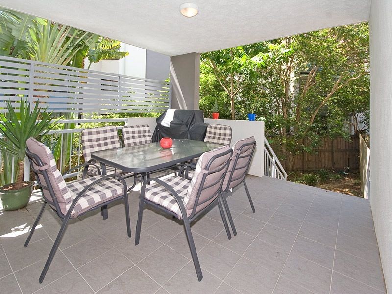 1/36 Holland Street, Toowong QLD 4066