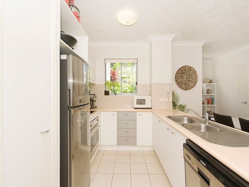 1/36 Holland Street, Toowong QLD 4066
