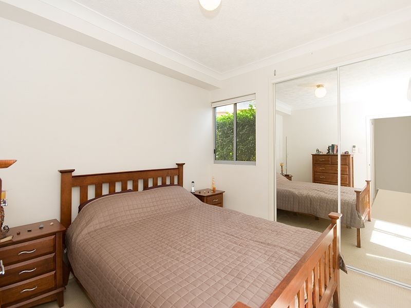 1/36 Holland Street, Toowong QLD 4066