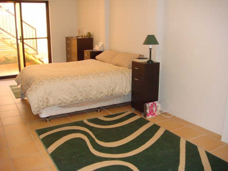 2/39 Salisbury Street, Indooroopilly QLD 4068