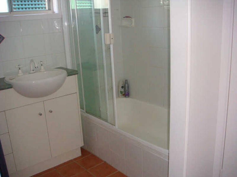 2/39 Salisbury Street, Indooroopilly QLD 4068