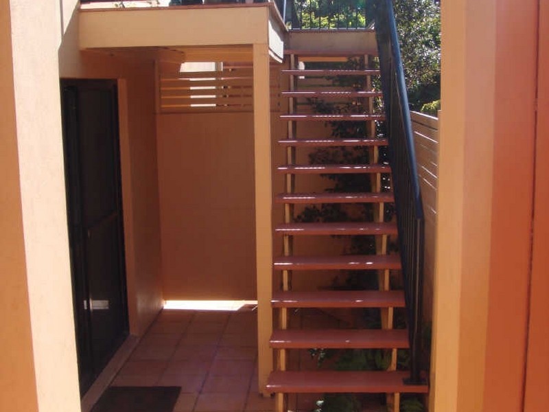 2/39 Salisbury Street, Indooroopilly QLD 4068