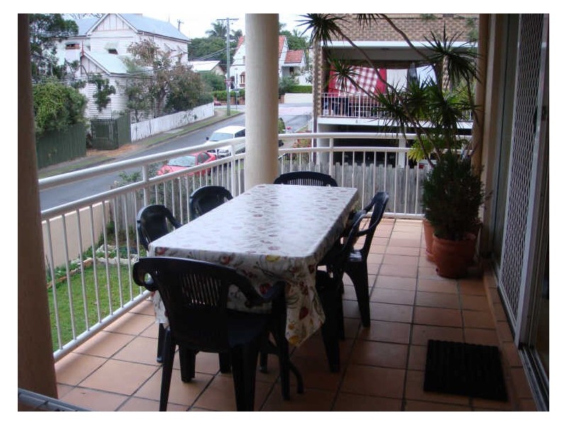 2/1 Little Maryvale Street, Toowong QLD 4066