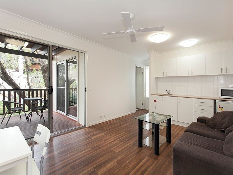 8 Keltie Street, Taringa QLD 4068