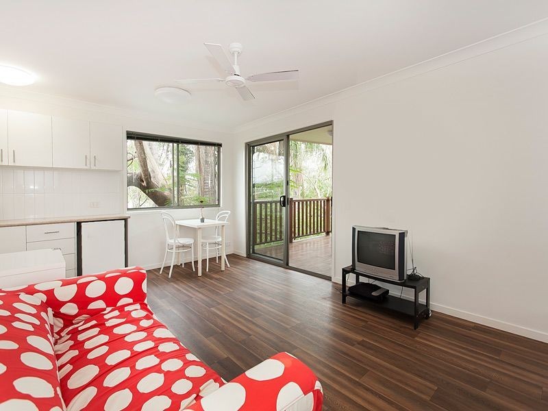 8 Keltie Street, Taringa QLD 4068