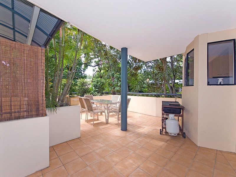9/182 Carmody Road, St Lucia QLD 4067