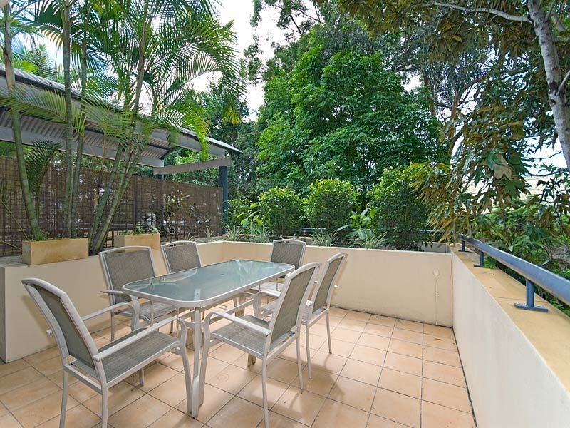 9/182 Carmody Road, St Lucia QLD 4067