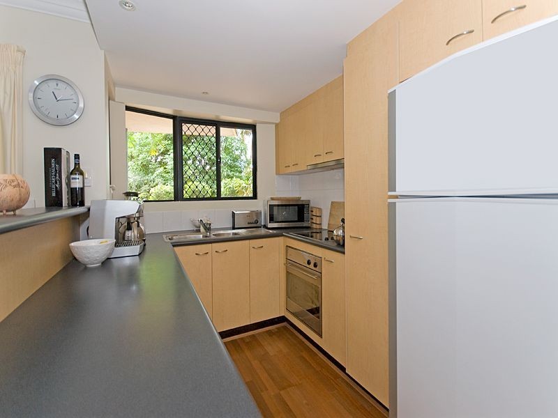 9/182 Carmody Road, St Lucia QLD 4067