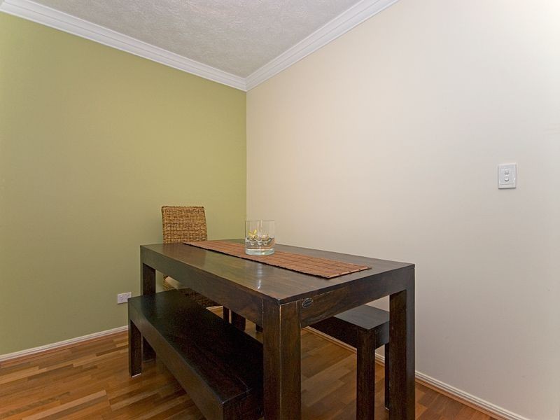 9/182 Carmody Road, St Lucia QLD 4067