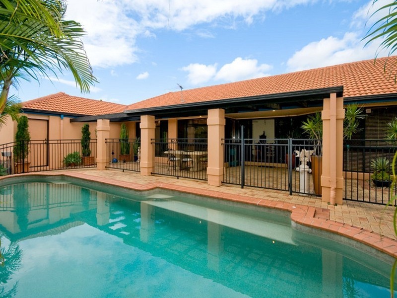 11 Cowal Close, Westlake QLD 4074