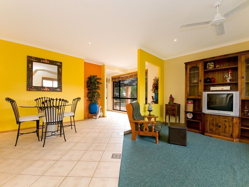 11 Cowal Close, Westlake QLD 4074