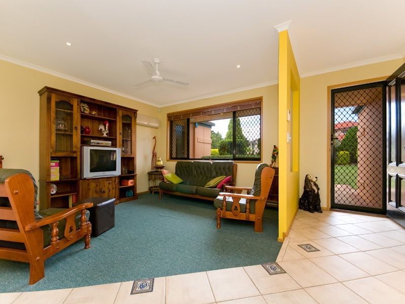 11 Cowal Close, Westlake QLD 4074