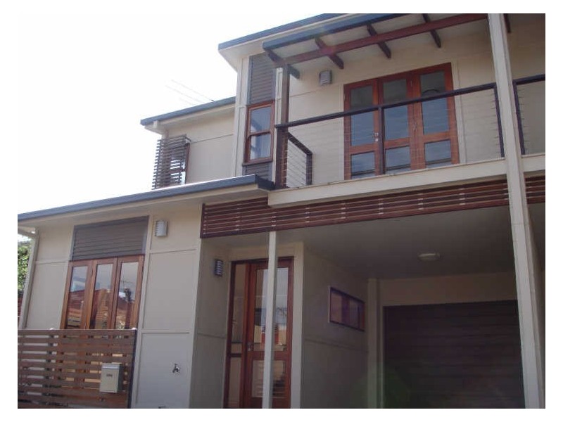 13 Wells Lane, Toowong QLD 4066