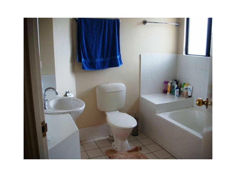 1/1 Laurence Street, St Lucia QLD 4067