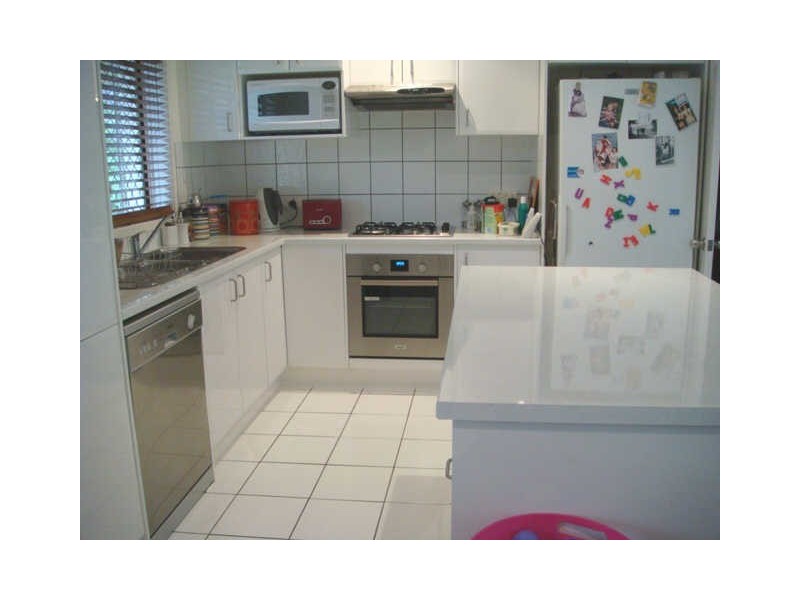 3 Yeoman Street, Chapel Hill QLD 4069