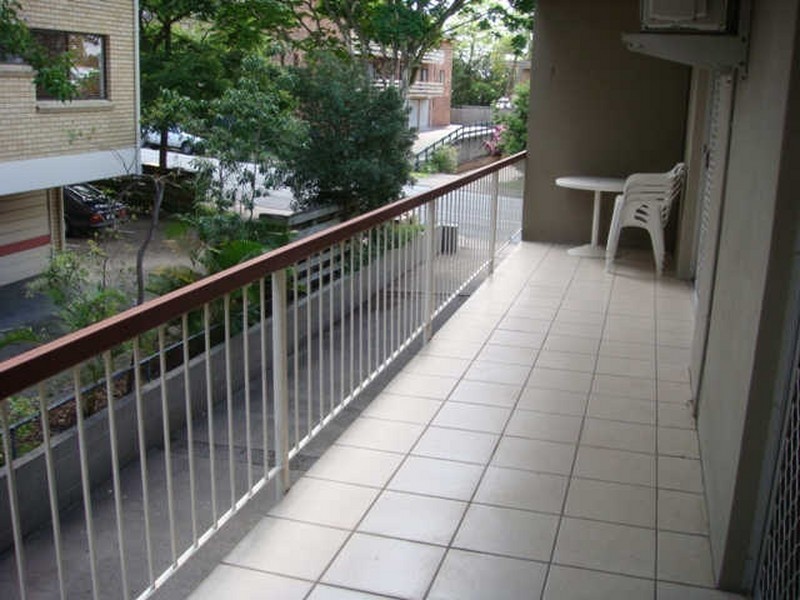 4/49 Miskin Street, Toowong QLD 4066