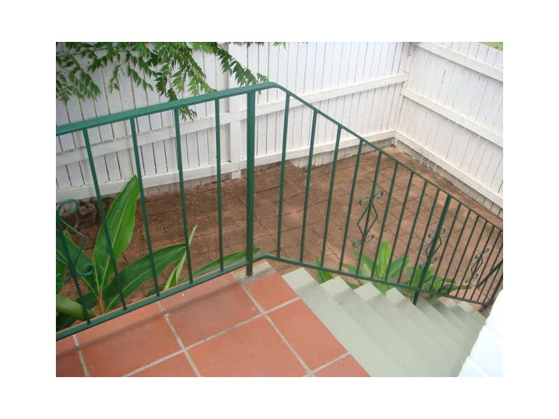 4/43 Saunders Street, Indooroopilly QLD 4068