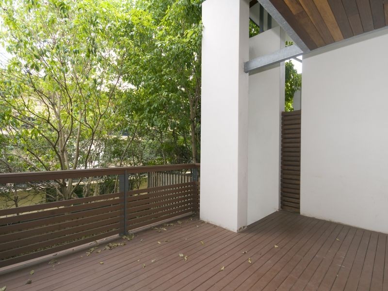 3/26 Holland Street, Toowong QLD 4066