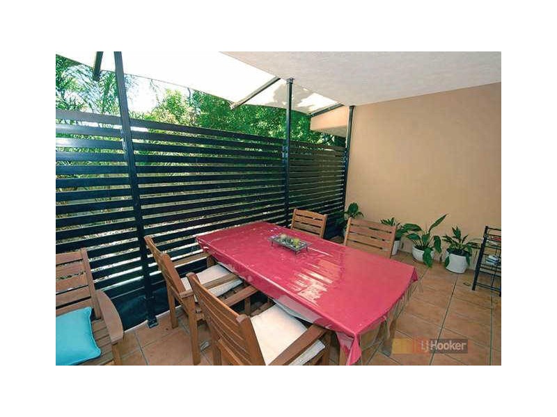 2/10 Widdop Street, Clayfield QLD 4011