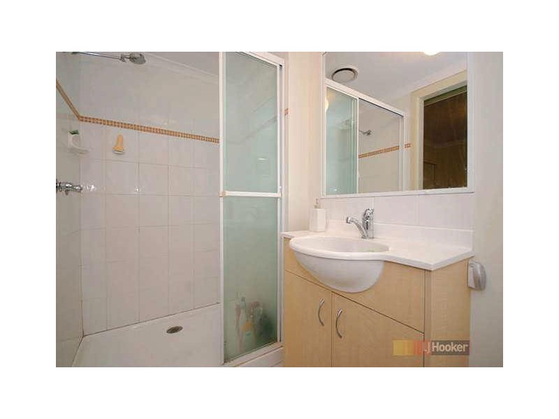 2/10 Widdop Street, Clayfield QLD 4011