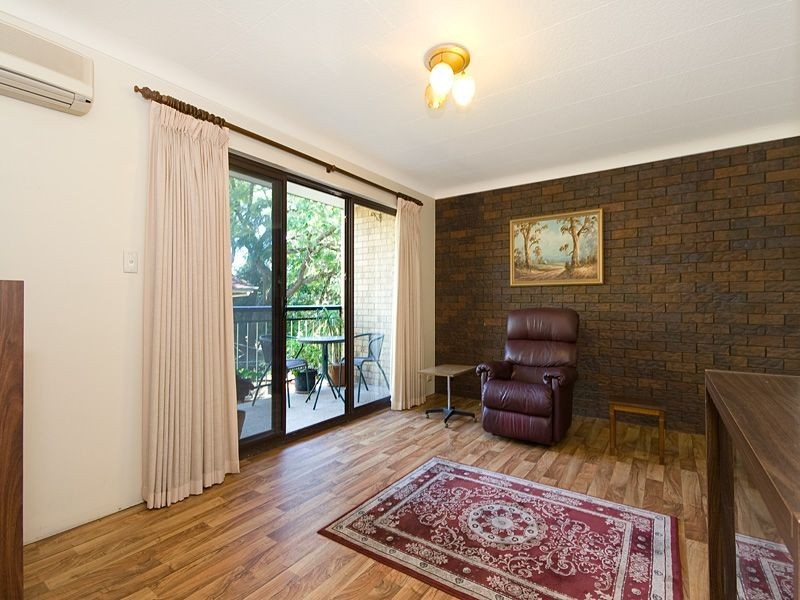 2/15 Burton Street, Indooroopilly QLD 4068