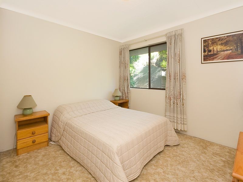 2/15 Burton Street, Indooroopilly QLD 4068