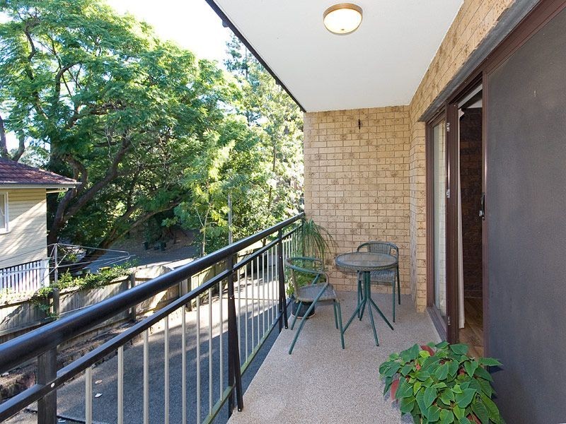 2/15 Burton Street, Indooroopilly QLD 4068