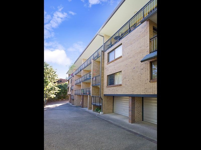 2/15 Burton Street, Indooroopilly QLD 4068